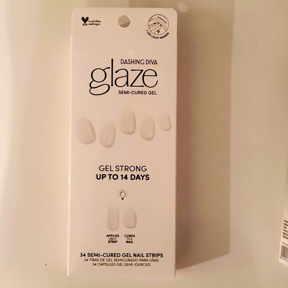 Dashing Diva "White Syrup" glaze Semi-Cured Gel Nail Strips - New, Unope…